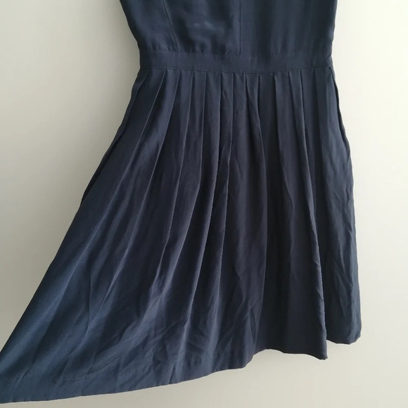 Club Monaco Navy Silk Sleeveless V-Neck Dress with Pleating and Pockets 2 - Picture 8 of 15